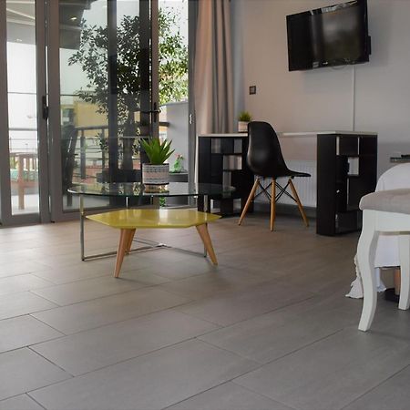 Stylish Boutique Loft With Private Balcony Leilighet Athen Eksteriør bilde