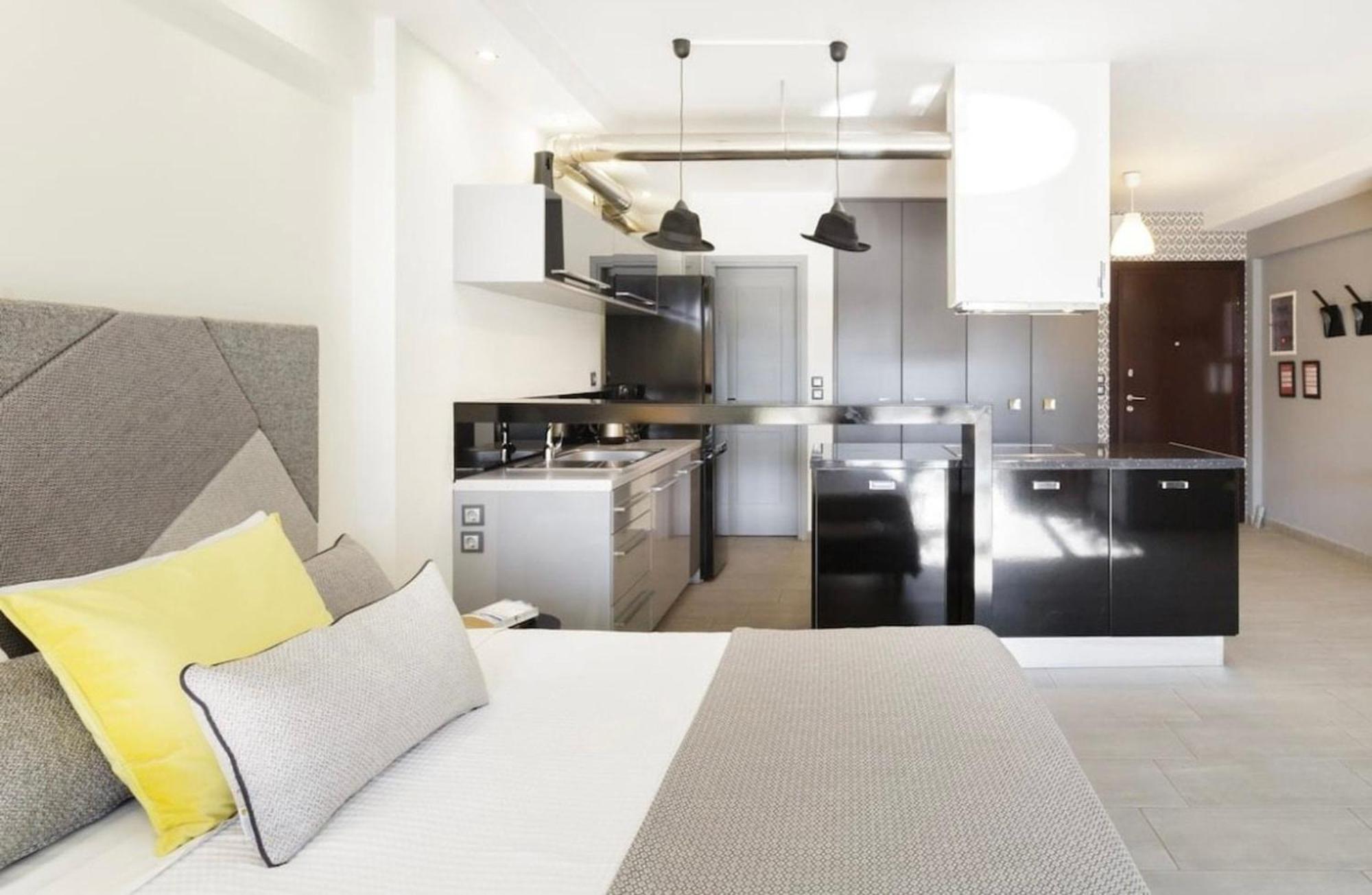 Stylish Boutique Loft With Private Balcony Leilighet Athen Eksteriør bilde